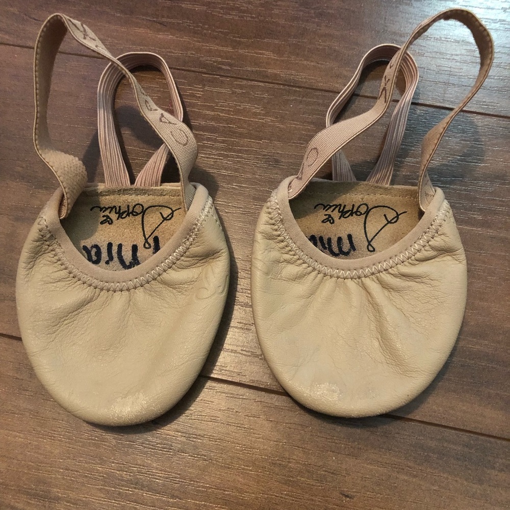 CAPEZIO Sophia Lucia turning pirouettes